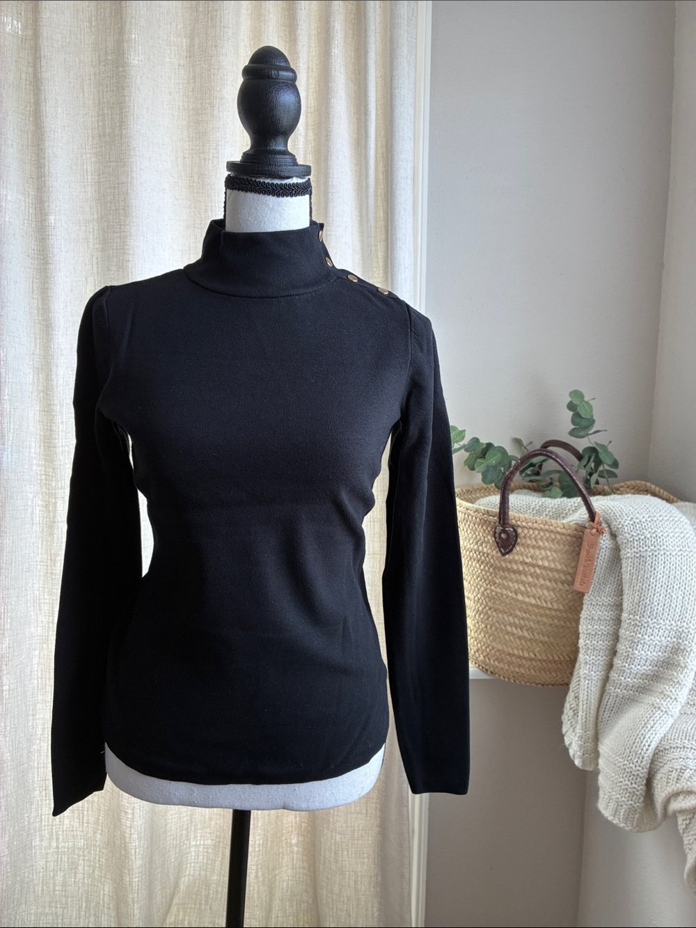 Ann Taylor Black Turtleneck Sweater w/ gold buttons neck warm. Size XS